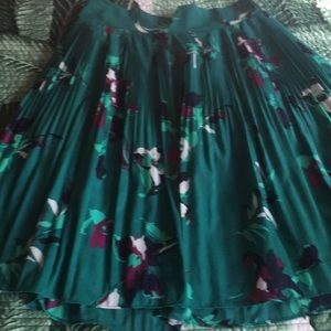 NW MERONA GREEN FLORAL SKIRT SZ M